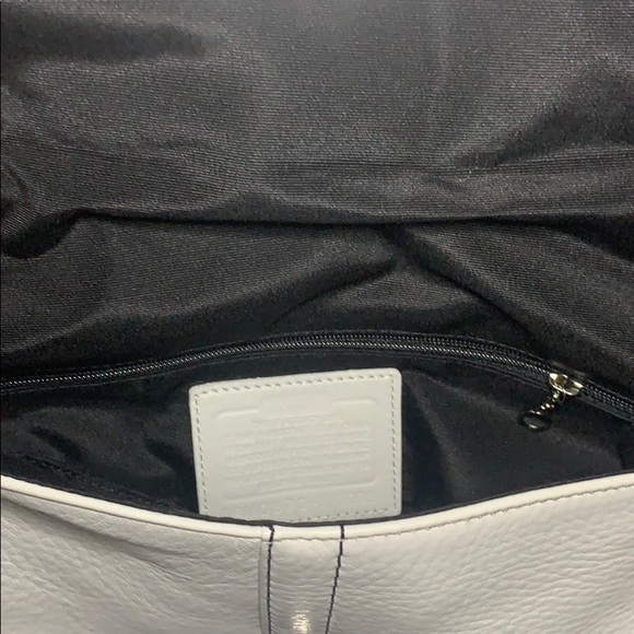 Coach - B&W Pebbled Leather Hamilton Shoulder bag - Picture 2 of 5